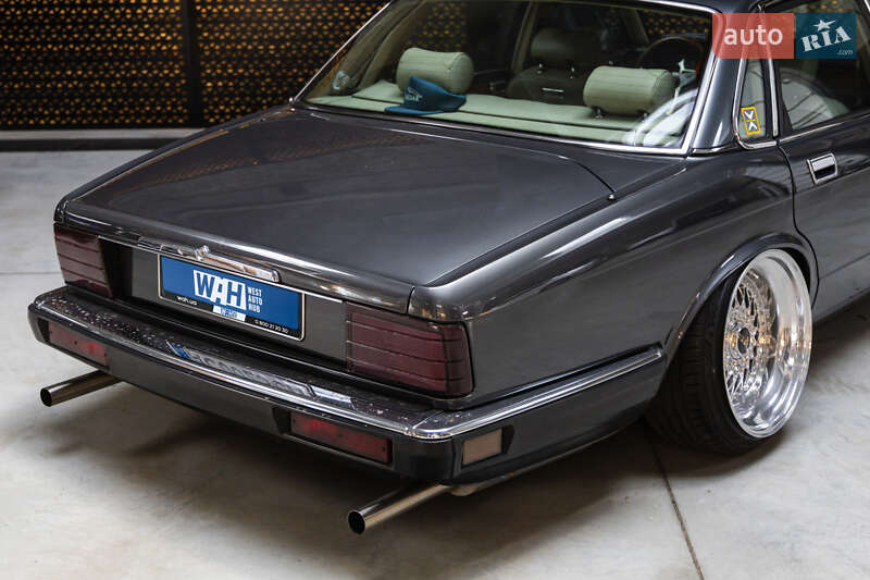Седан Jaguar XJ 1993 в Луцьку