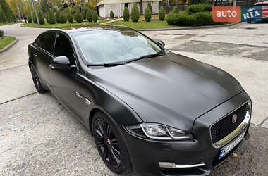 Седан Jaguar XJ 2015 в  фото 8 Седан Jaguar XJ 2015 в