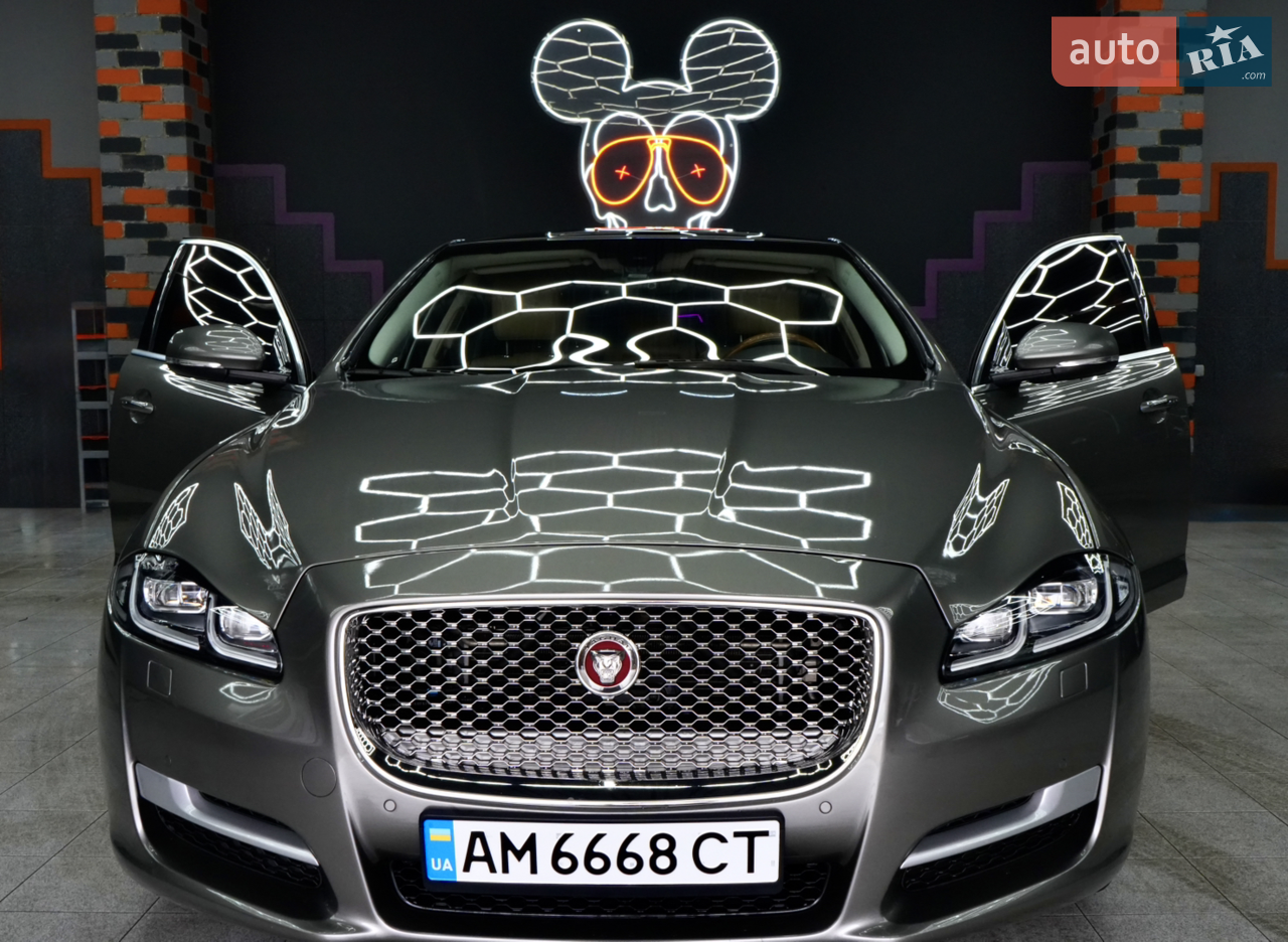 2017 Jaguar XJ - мініатюра 53