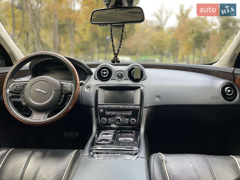Седан Jaguar XJ 2015 в Києві фото 17 Седан Jaguar XJ 2015 в Києві