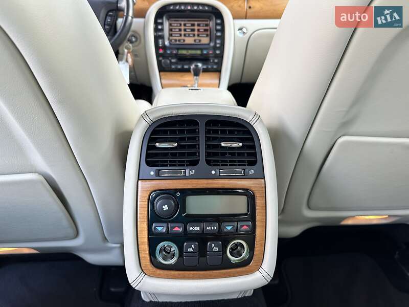 Седан Jaguar XJ 2008 в Києві