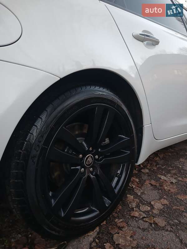 Седан Jaguar XJ 2013 в Черкассах