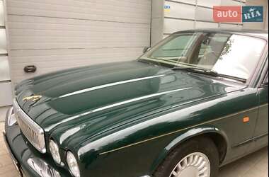 Седан Jaguar XJ 2000 в Києві