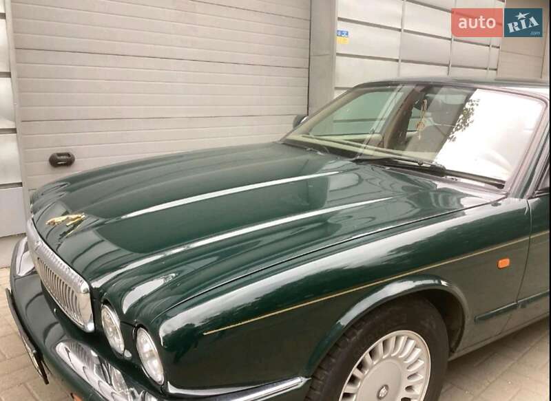 Седан Jaguar XJ 2000 в Киеве