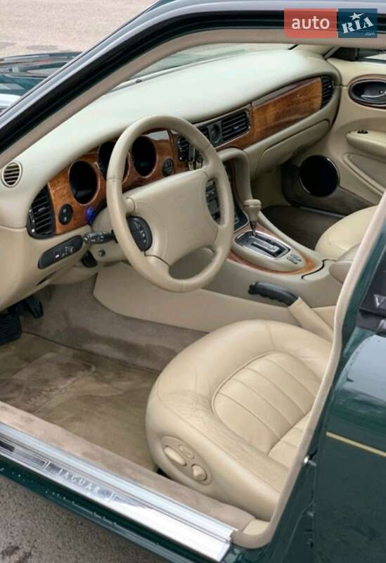 Седан Jaguar XJ 2000 в Киеве