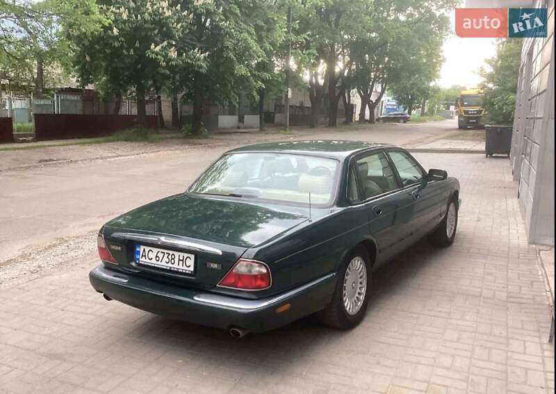 Седан Jaguar XJ 2000 в Киеве