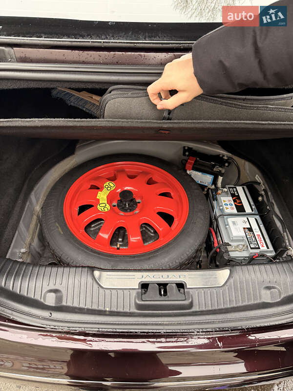 Седан Jaguar XJ 2014 в Києві
