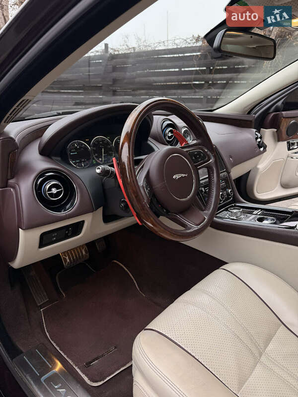 Седан Jaguar XJ 2014 в Києві