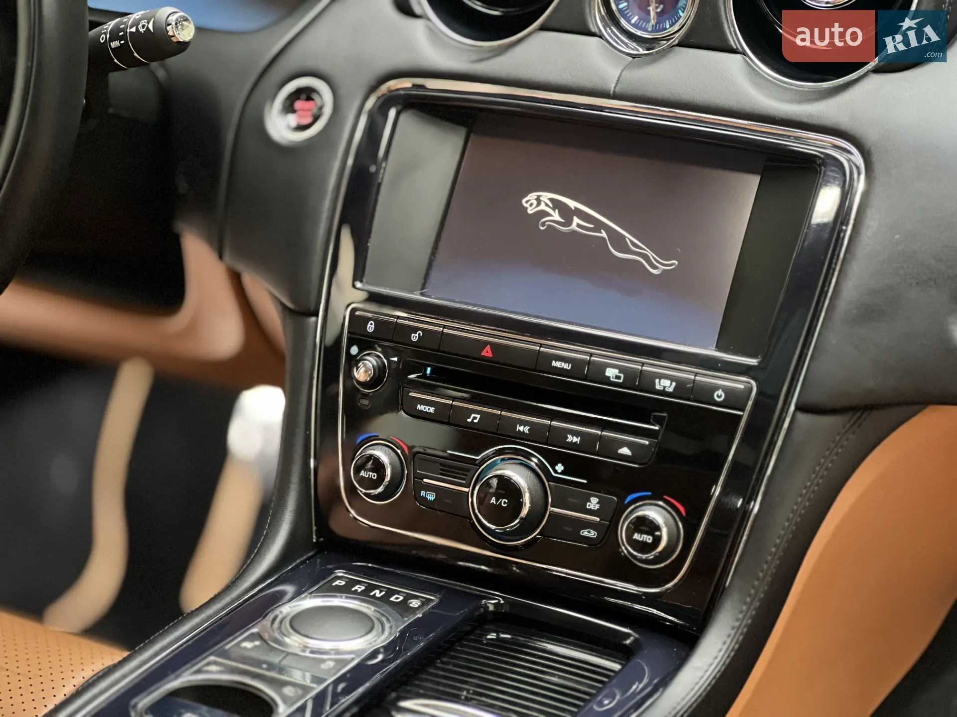 2010 Jaguar XJ - мініатюра 22