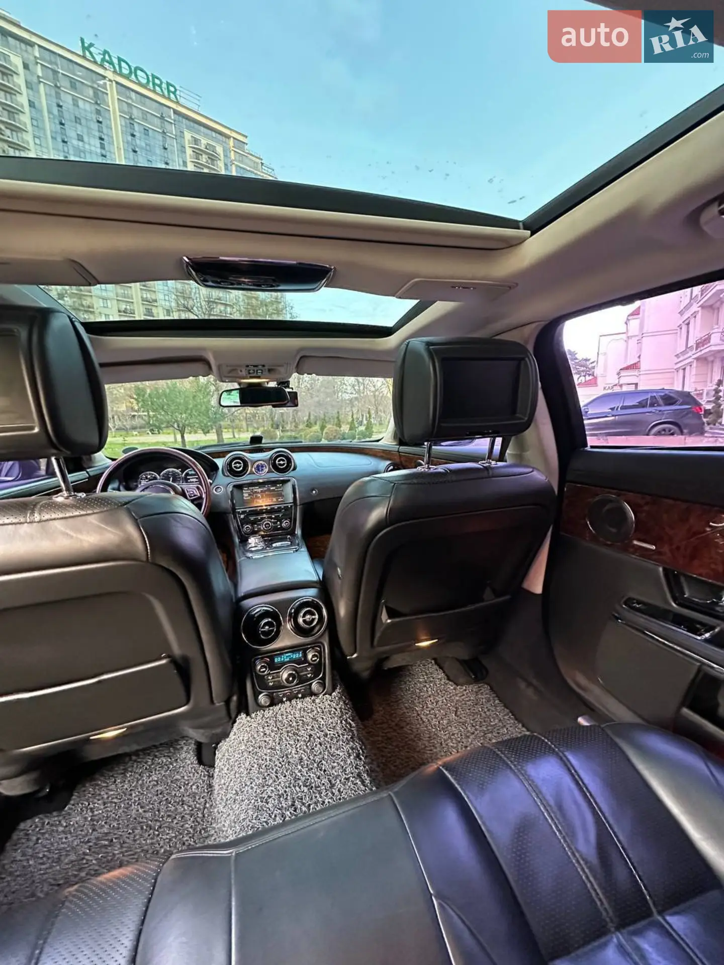 2012 Jaguar XJ - мініатюра 4
