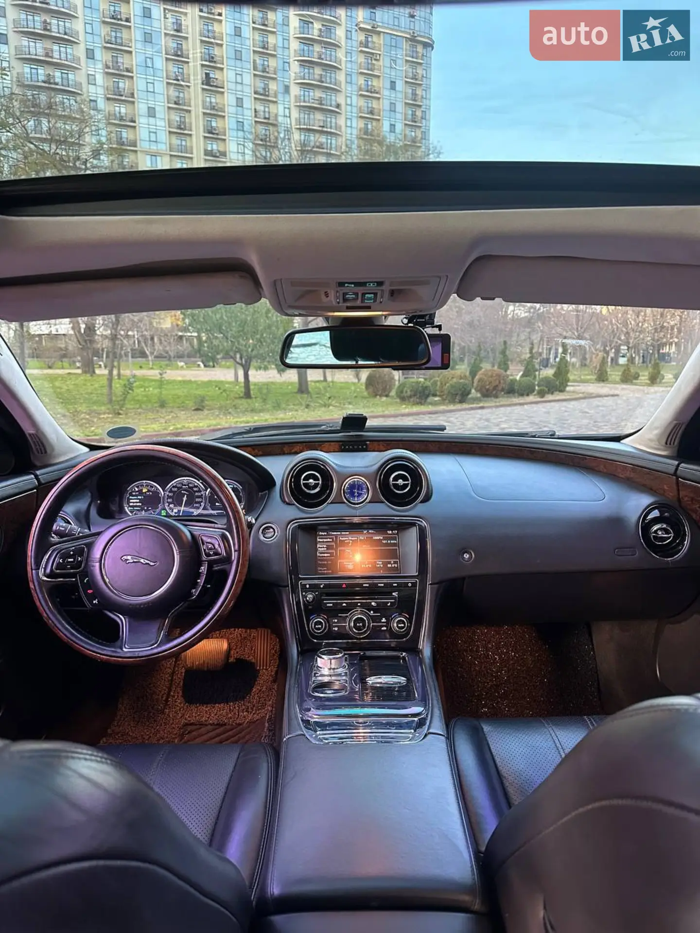 2012 Jaguar XJ - мініатюра 8