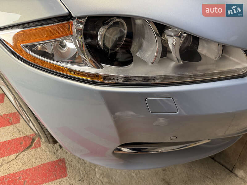 Седан Jaguar XJ 2014 в Шаргороді