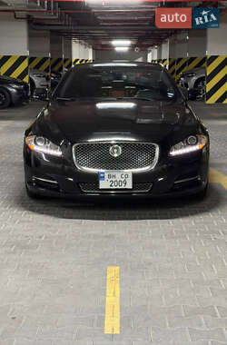 Седан Jaguar XJ 2012 в Измаиле