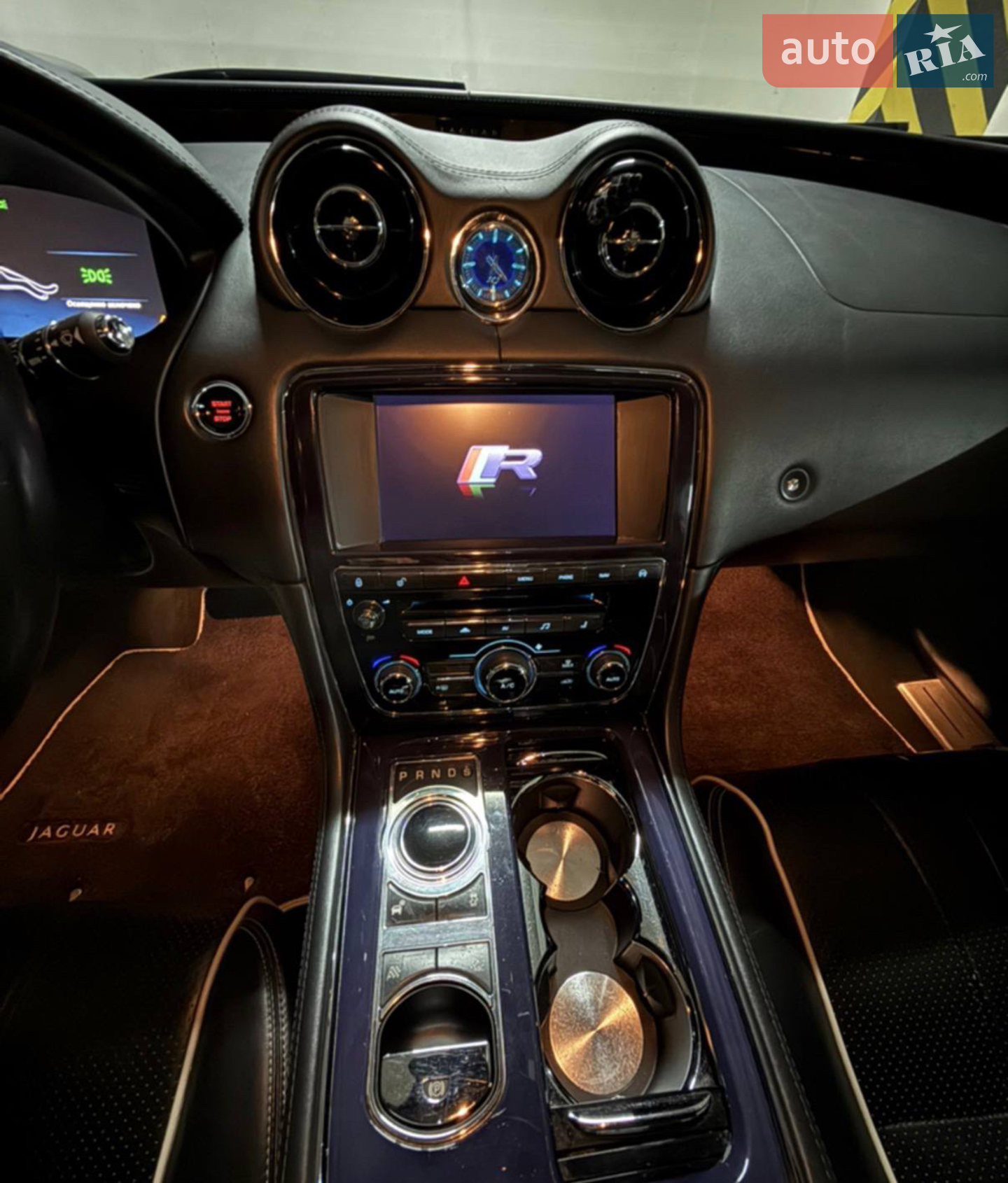 2012 Jaguar XJ - мініатюра 12