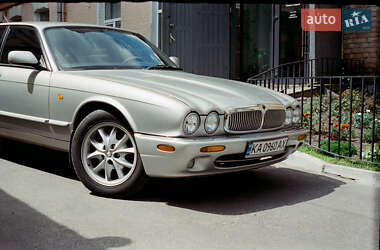 Седан Jaguar XJ 2000 в Киеве