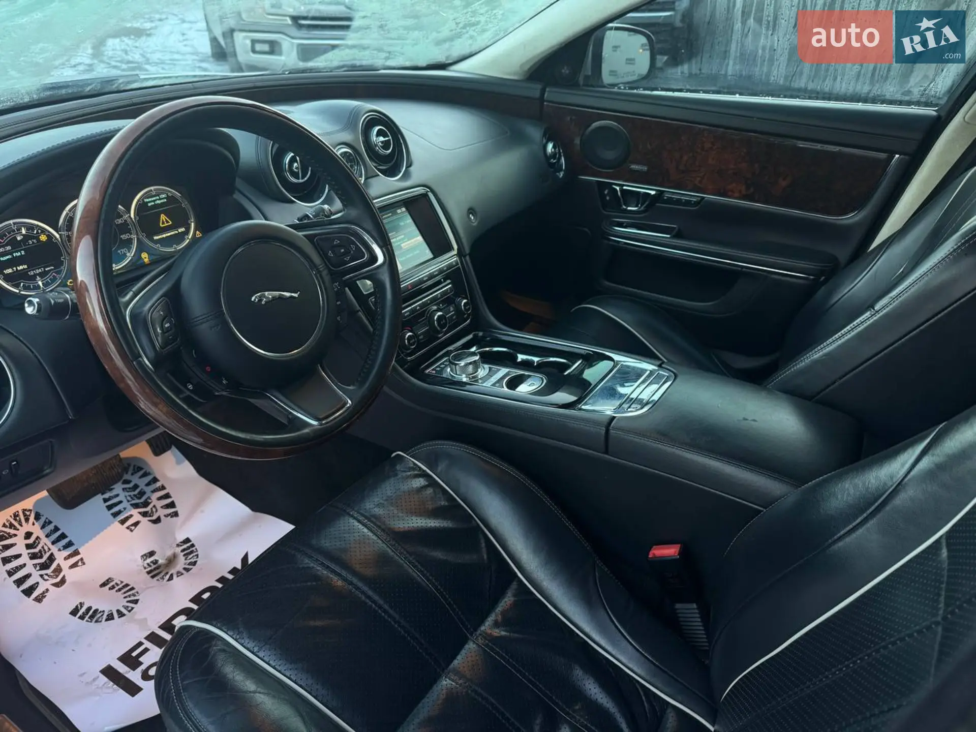 2015 Jaguar XJ - мініатюра 10