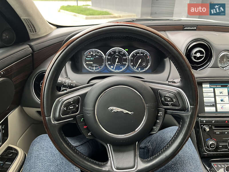 Седан Jaguar XJ 2014 в Яремче