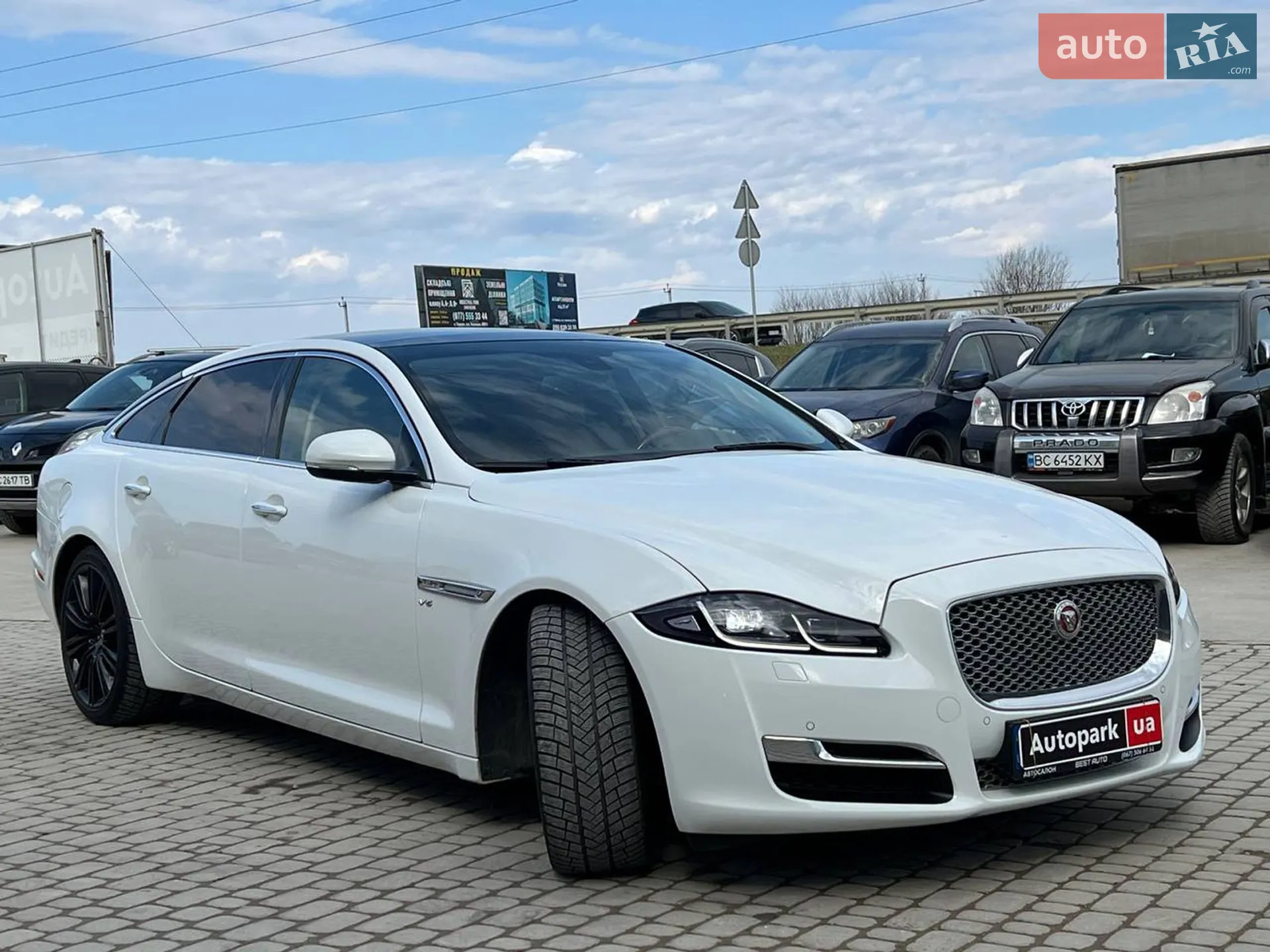 2017 Jaguar XJ - мініатюра 11