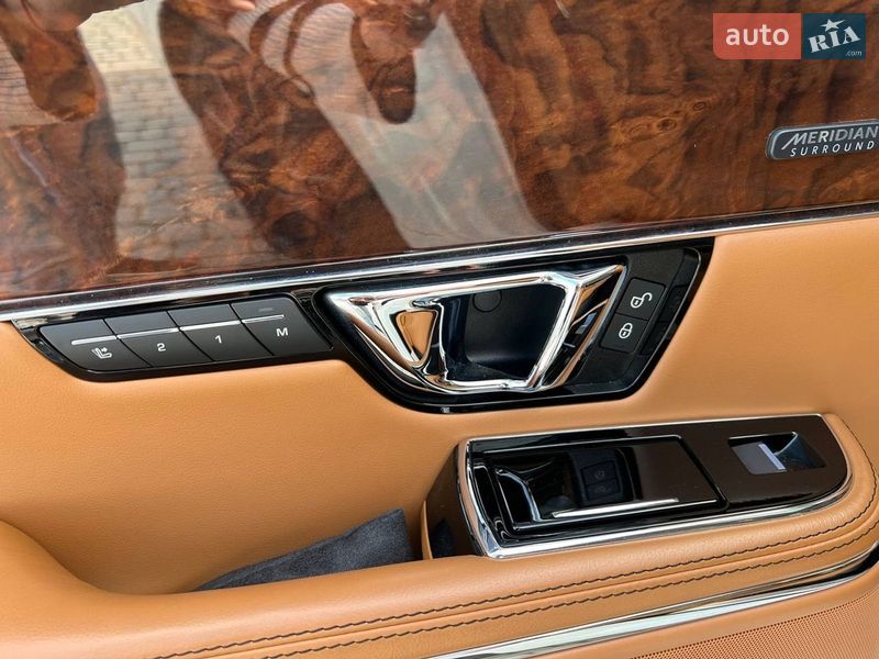 Седан Jaguar XJ 2017 в Львове