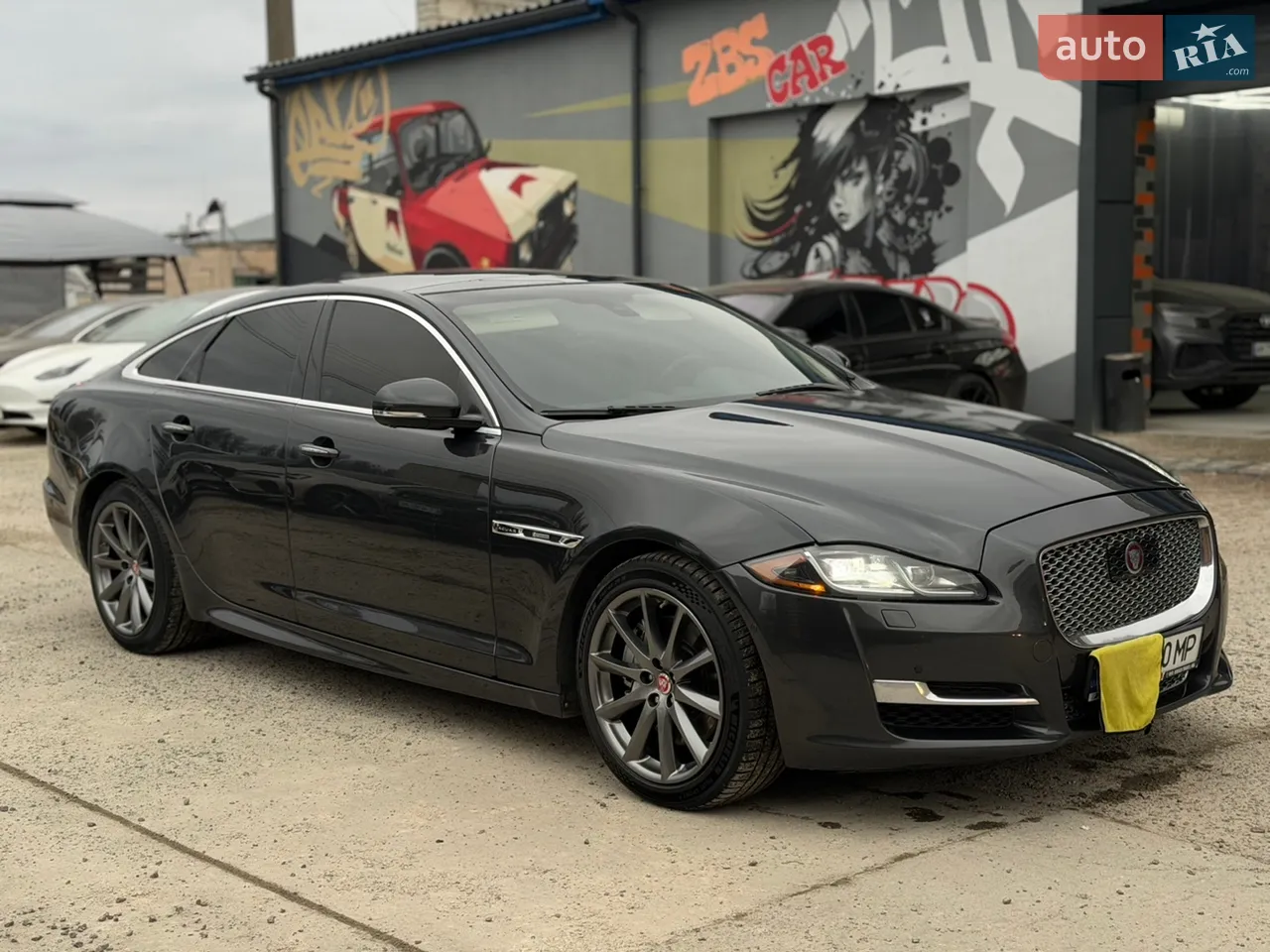 2017 Jaguar XJ - мініатюра 47