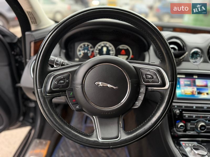 Седан Jaguar XJ 2016 в Житомире