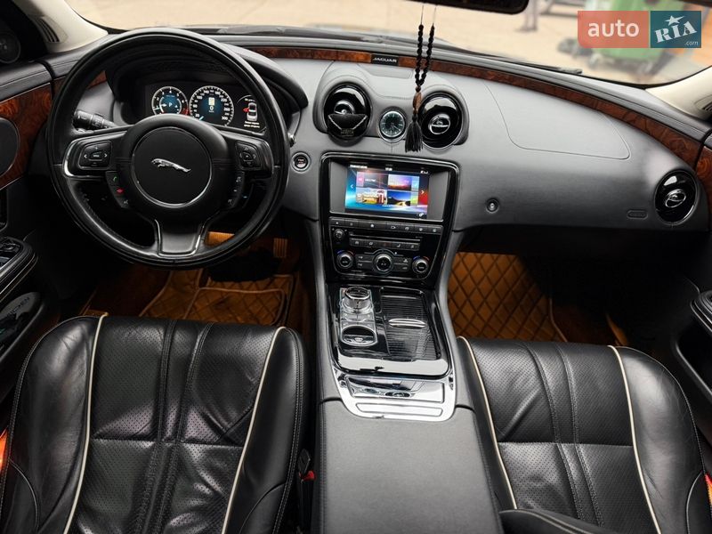 Седан Jaguar XJ 2016 в Житомире
