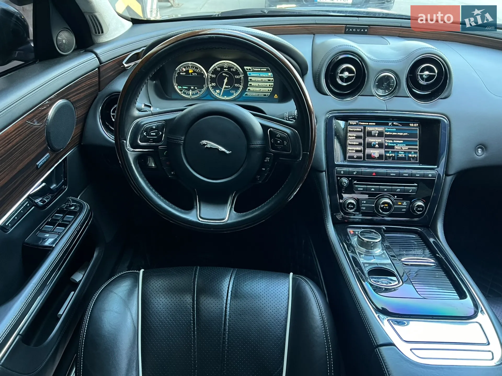 2013 Jaguar XJ - мініатюра 35