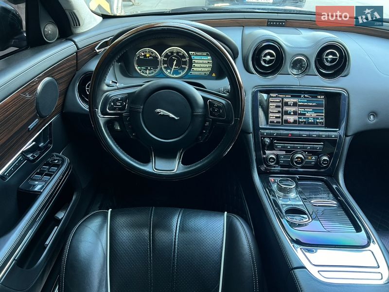 Седан Jaguar XJ 2013 в Києві