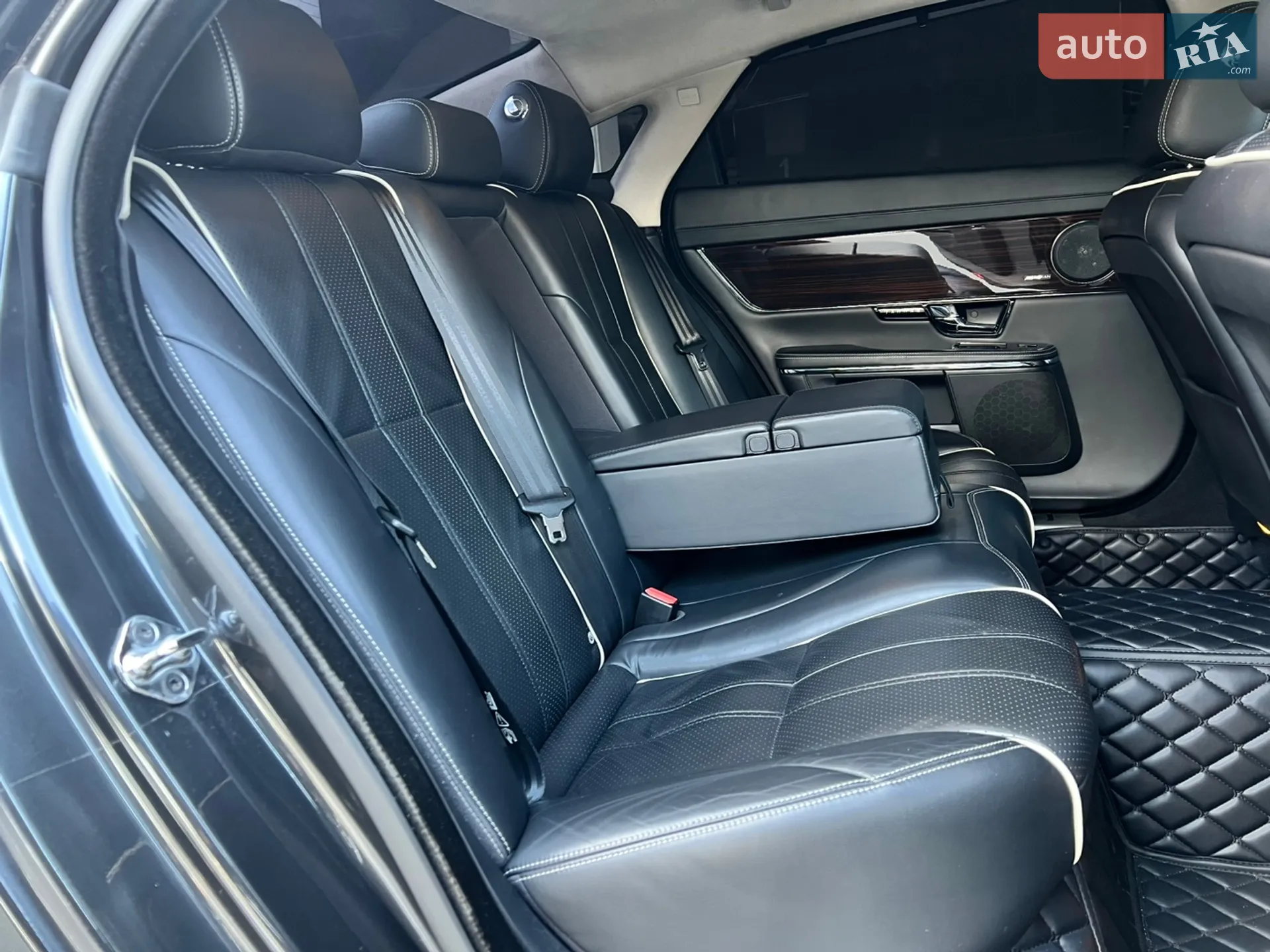 2013 Jaguar XJ - мініатюра 47