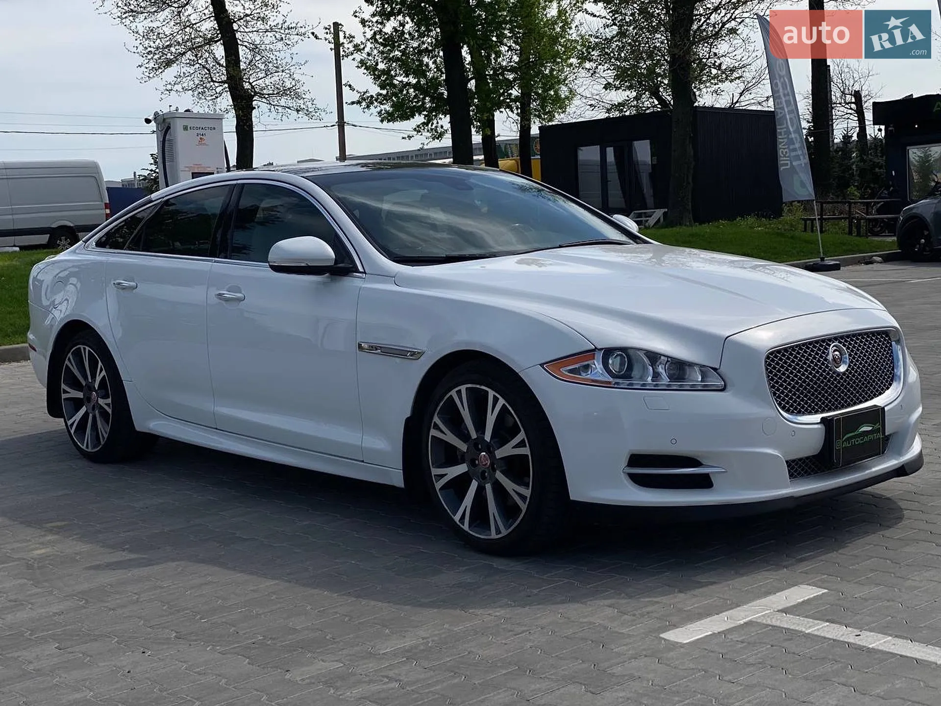 2015 Jaguar XJ - мініатюра 6