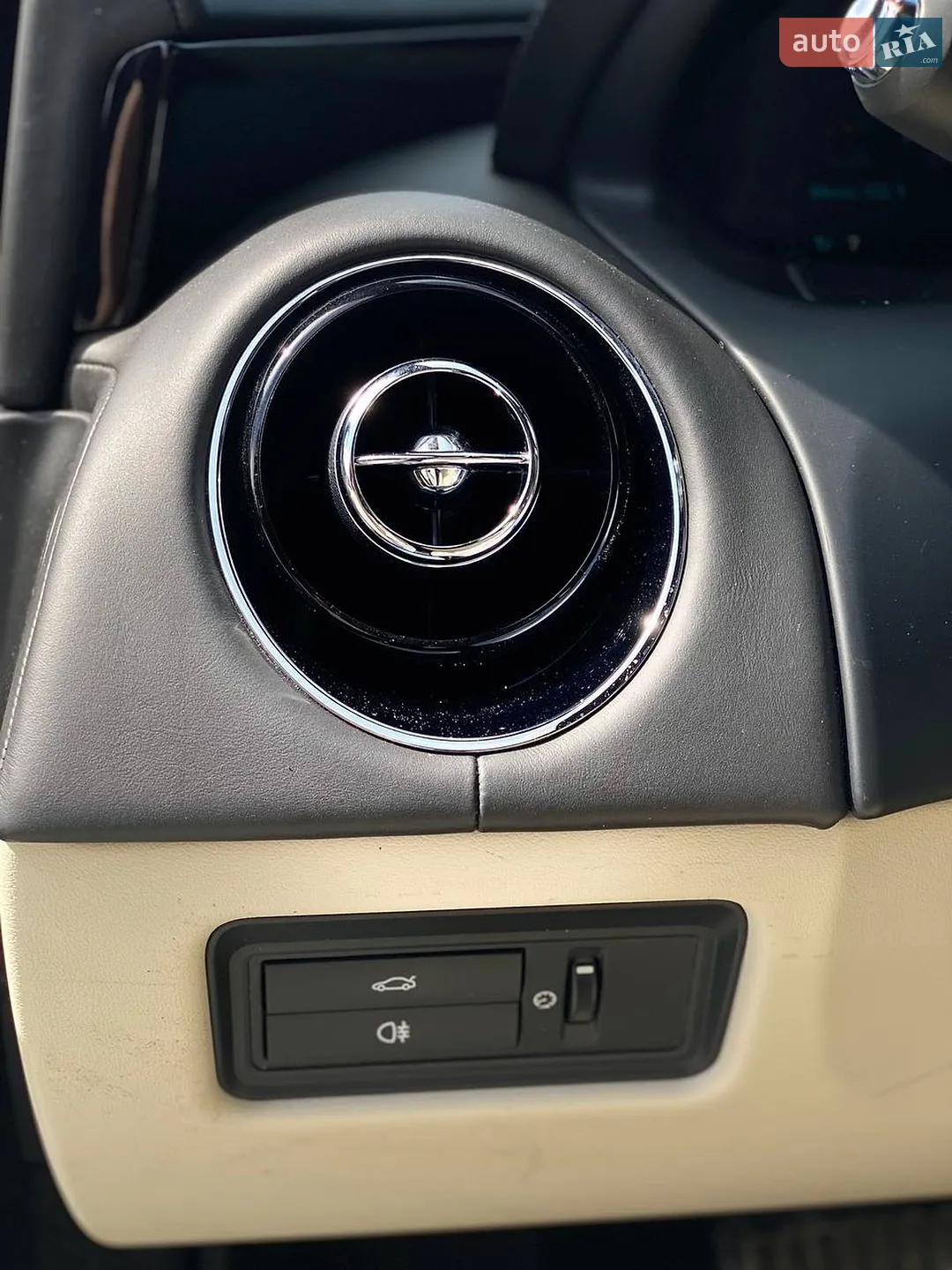2015 Jaguar XJ - мініатюра 26