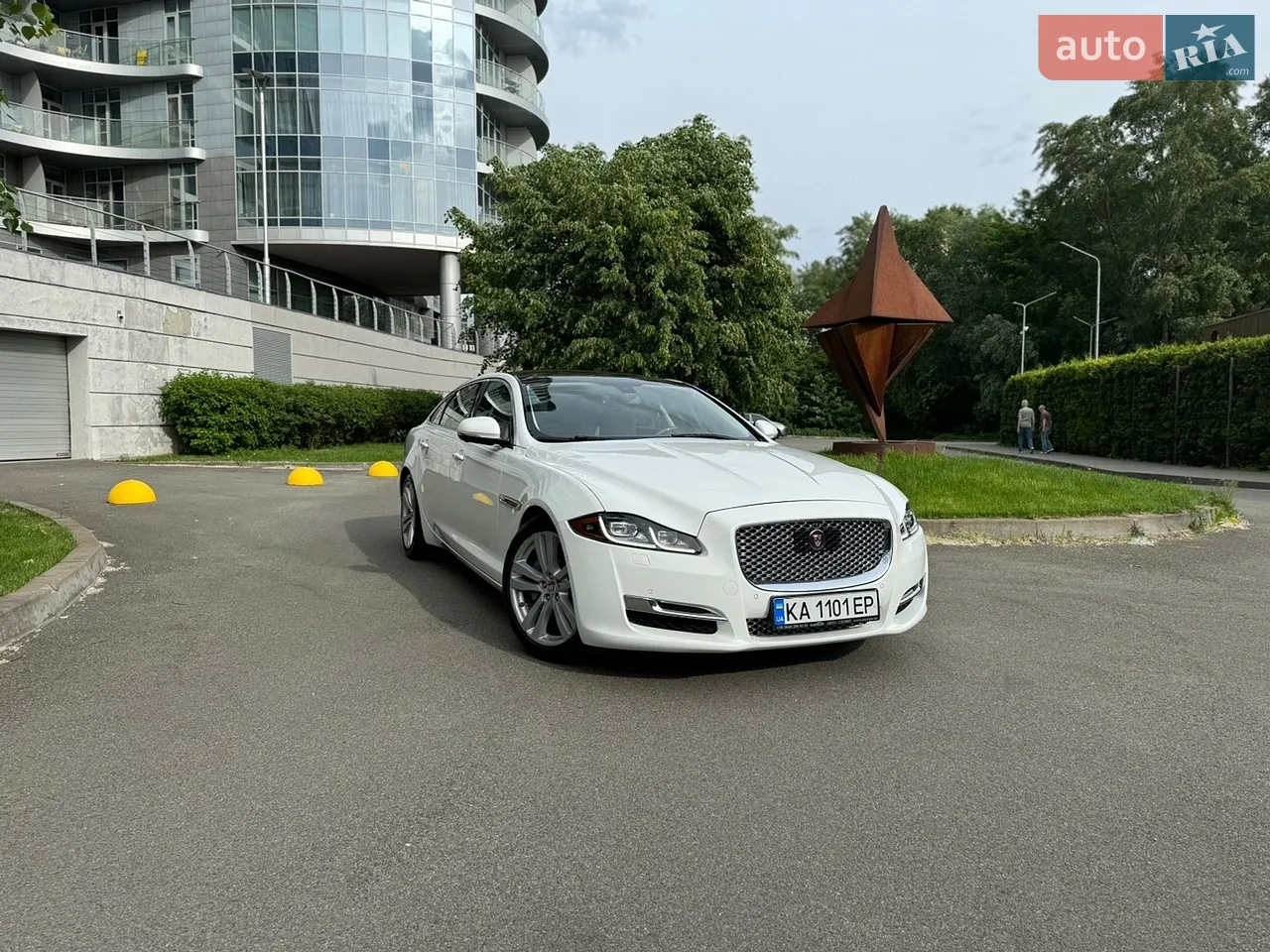 2017 Jaguar XJ - мініатюра 54