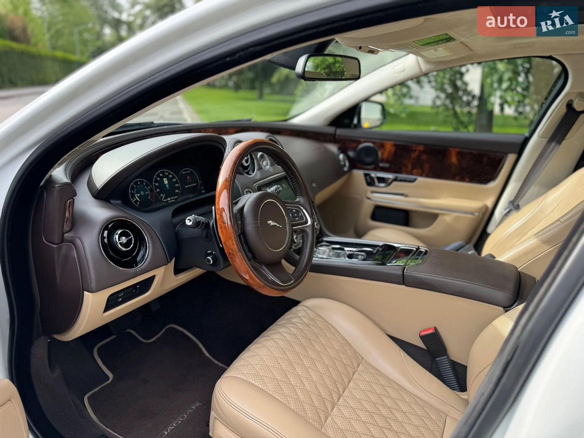2016 Jaguar XJ - мініатюра 6