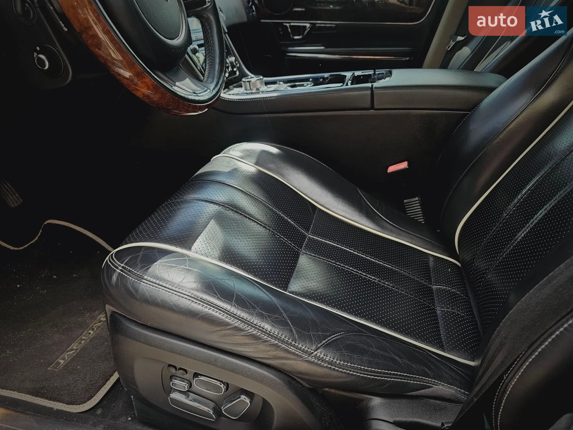2013 Jaguar XJ - мініатюра 14
