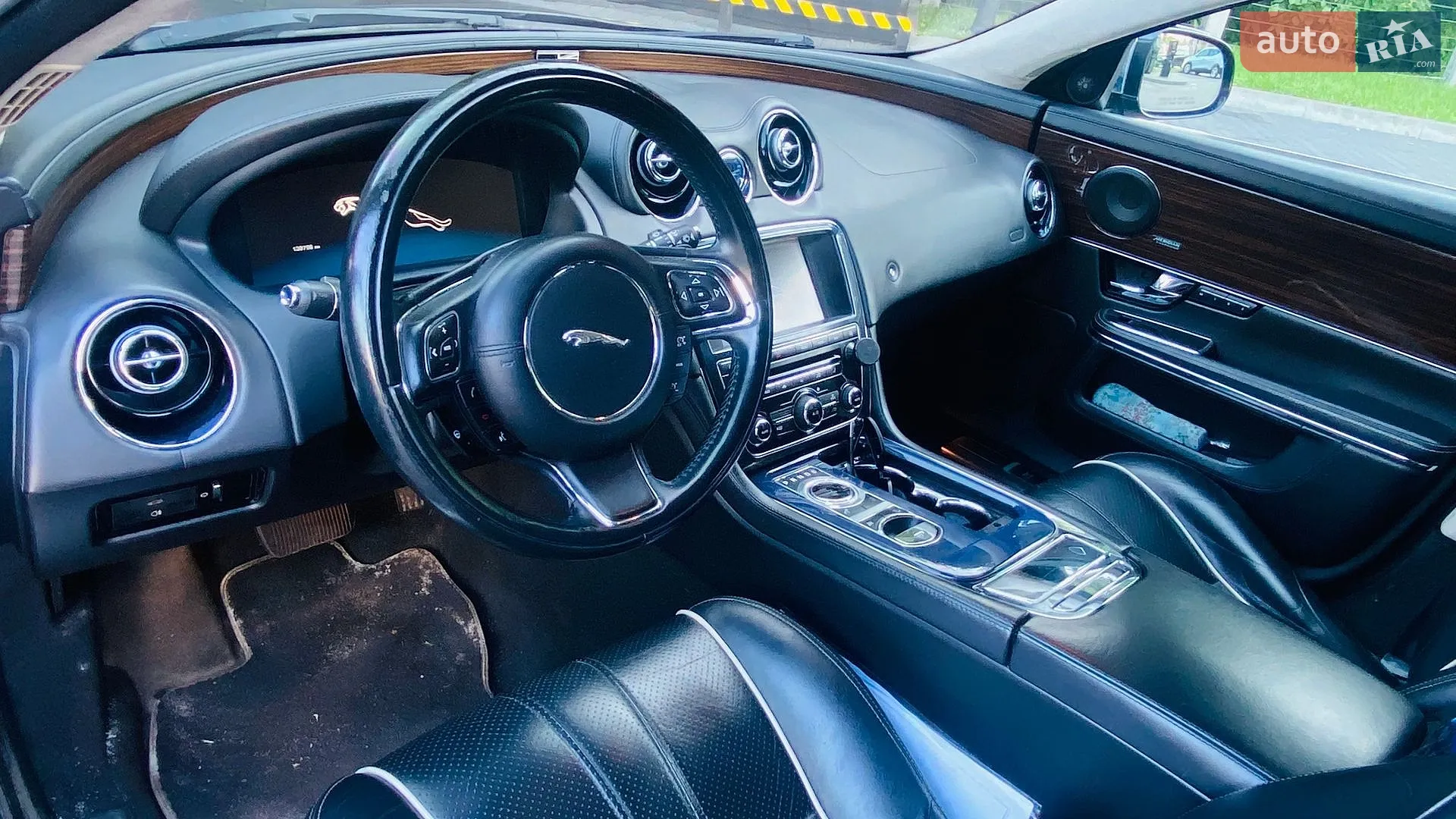 2012 Jaguar XJ - мініатюра 8
