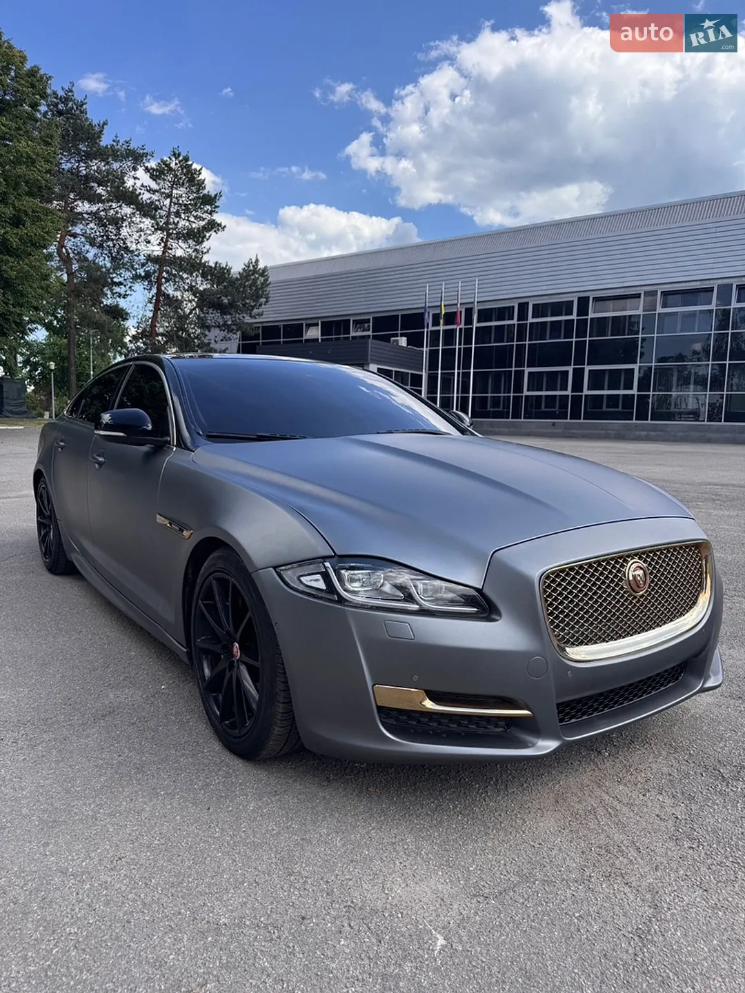2017 Jaguar XJ - мініатюра 12