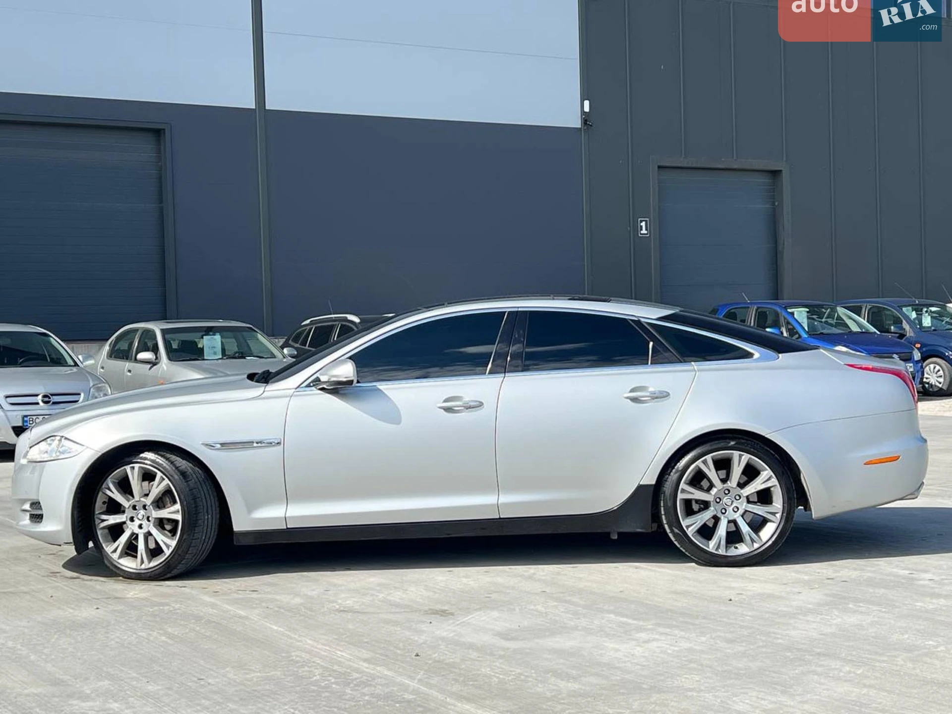 2012 Jaguar XJ - мініатюра 5