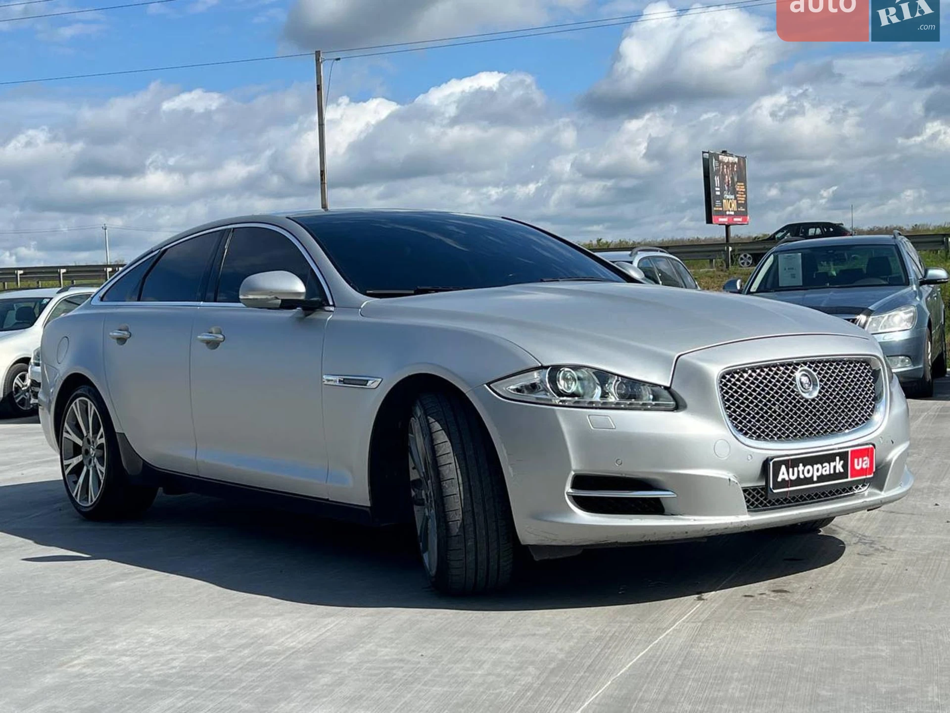 2012 Jaguar XJ - мініатюра 3