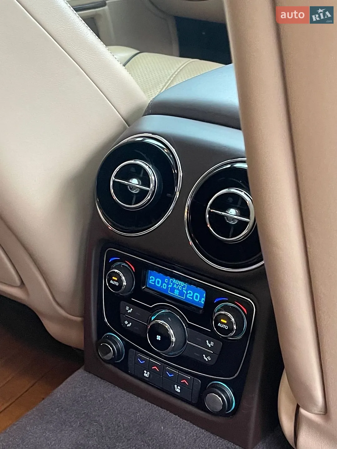 2015 Jaguar XJ - мініатюра 9