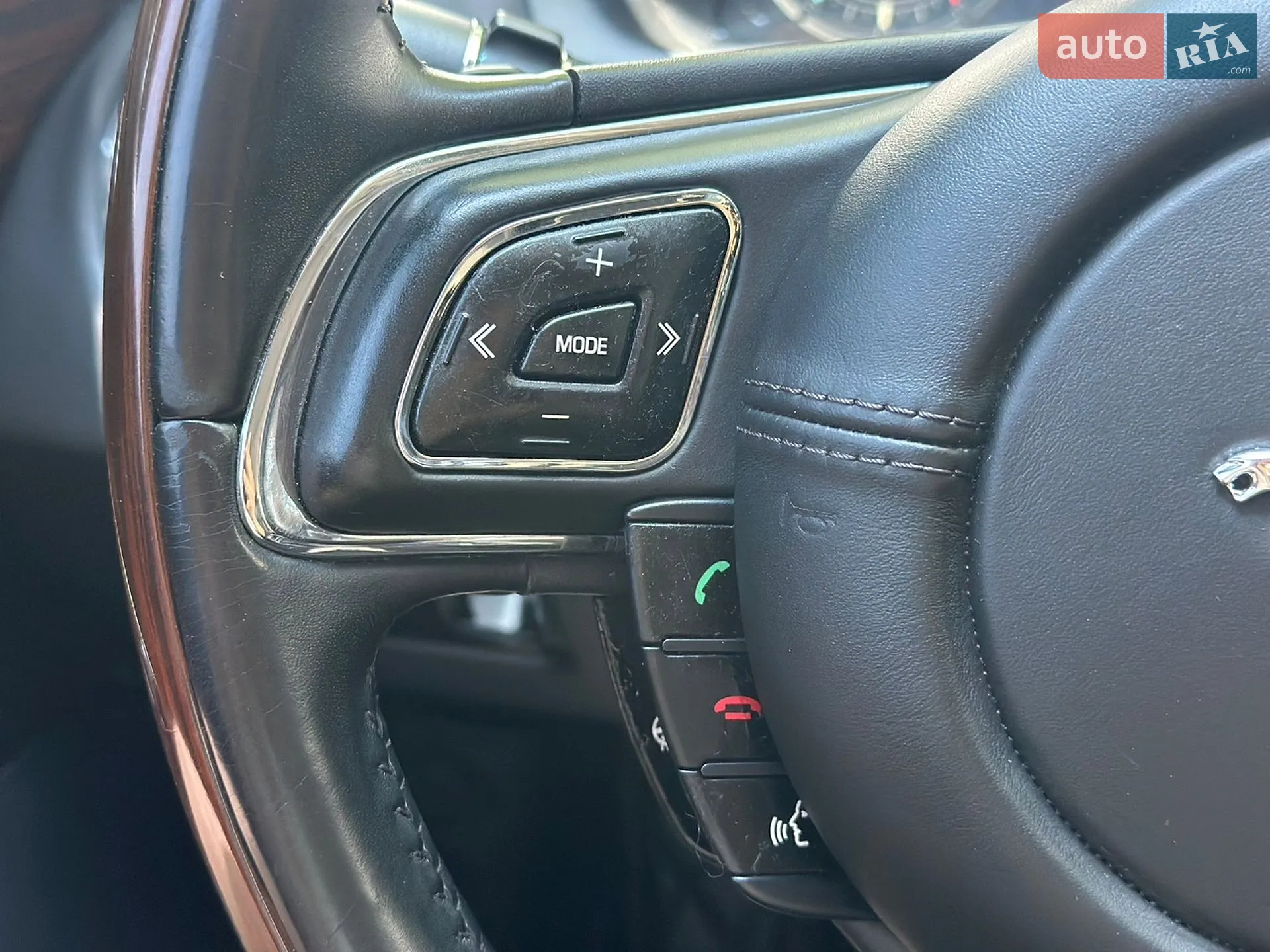 2013 Jaguar XJ - мініатюра 37