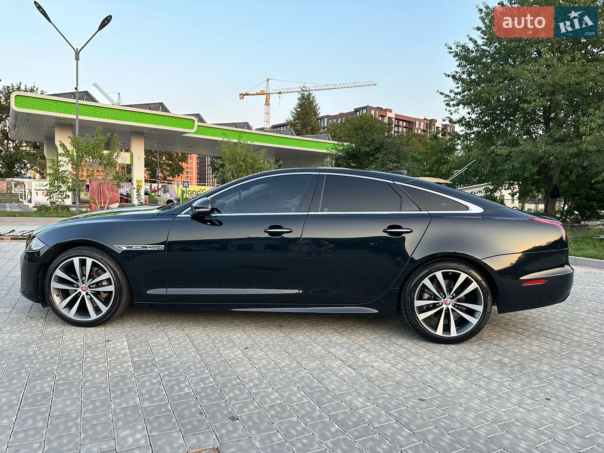 2017 Jaguar XJ - мініатюра 14