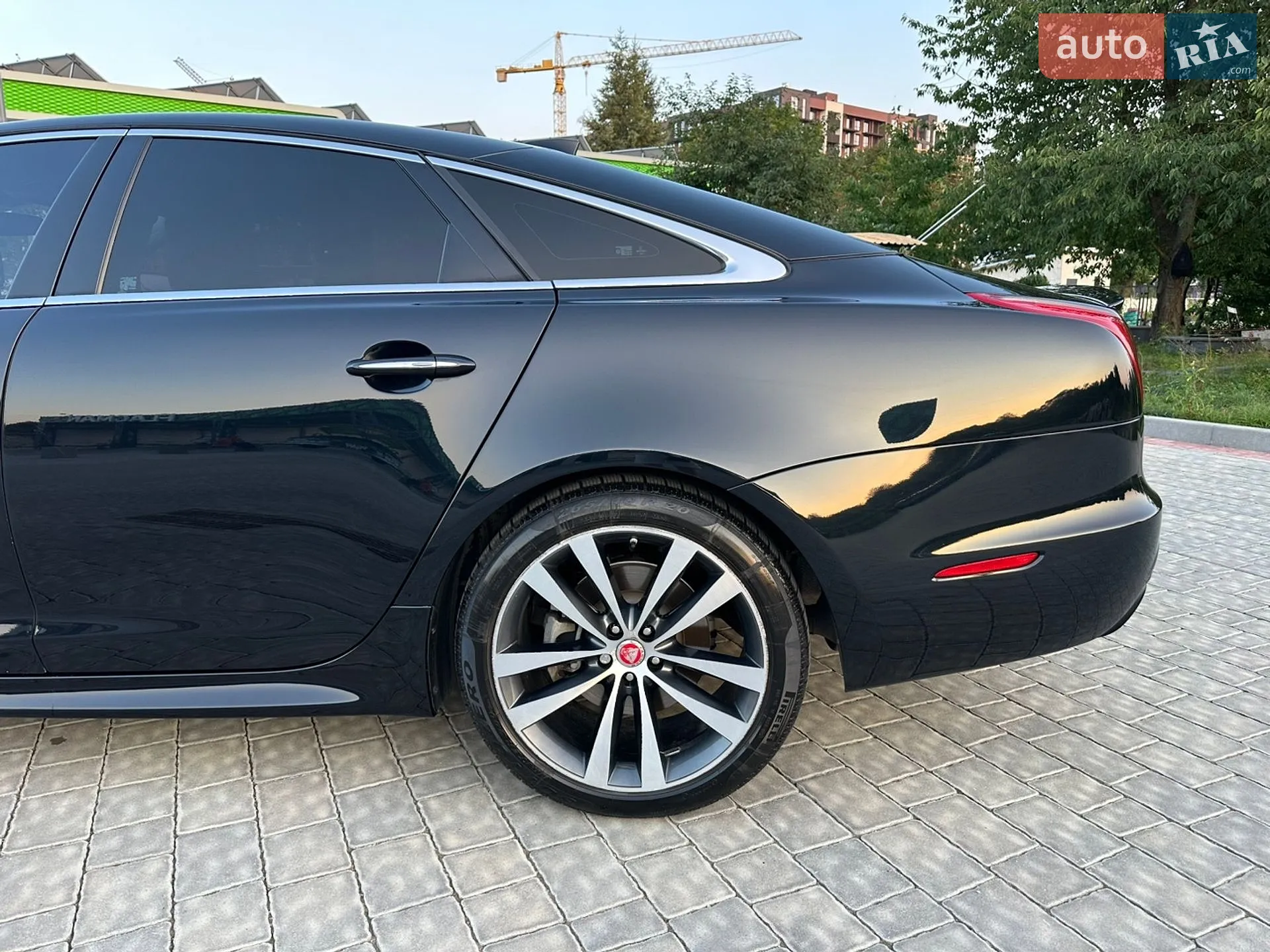 2017 Jaguar XJ - мініатюра 16