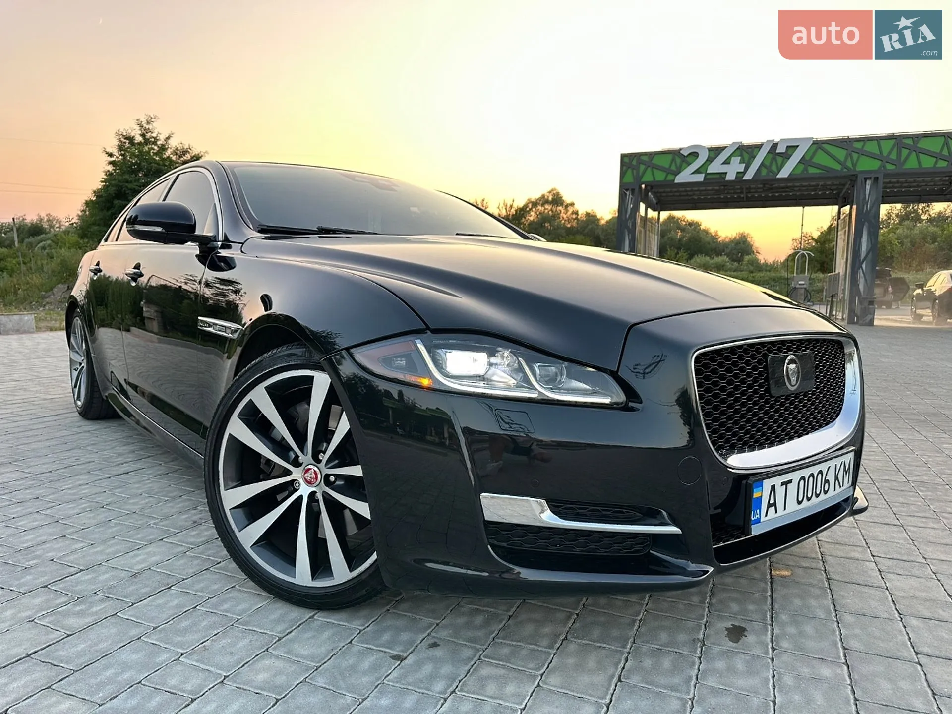 2017 Jaguar XJ - мініатюра 17
