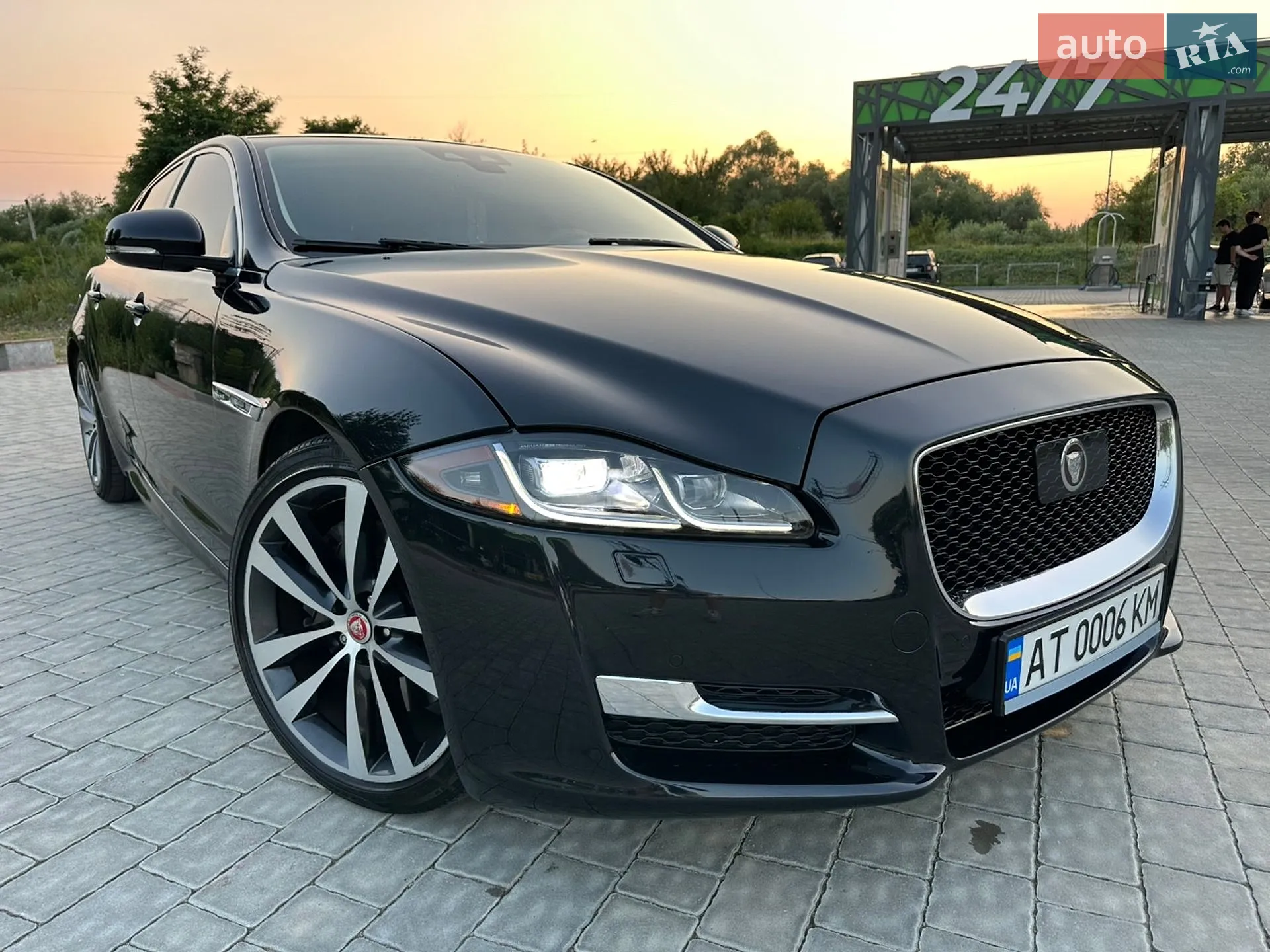 2017 Jaguar XJ - мініатюра 19