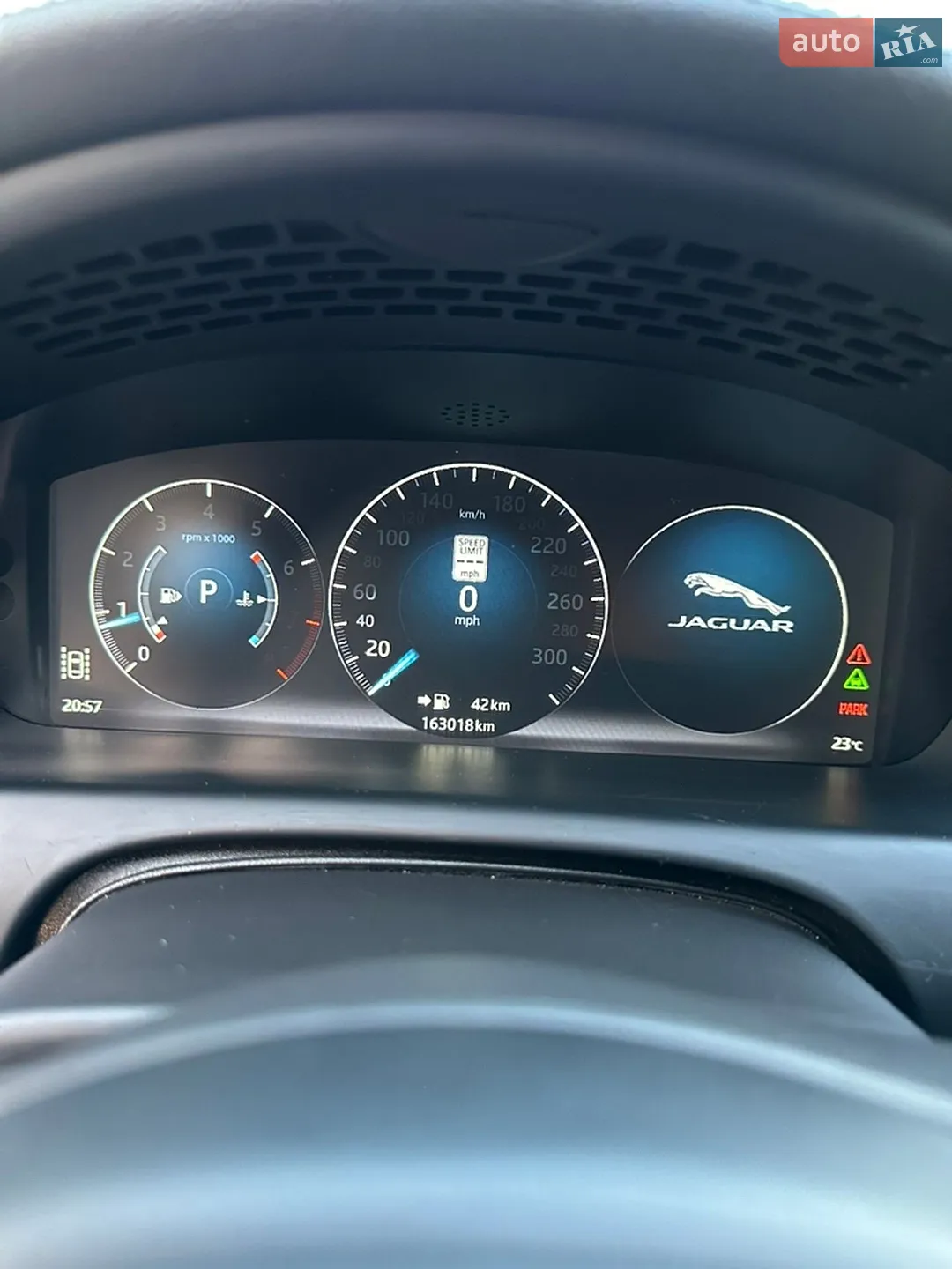 2017 Jaguar XJ - мініатюра 24