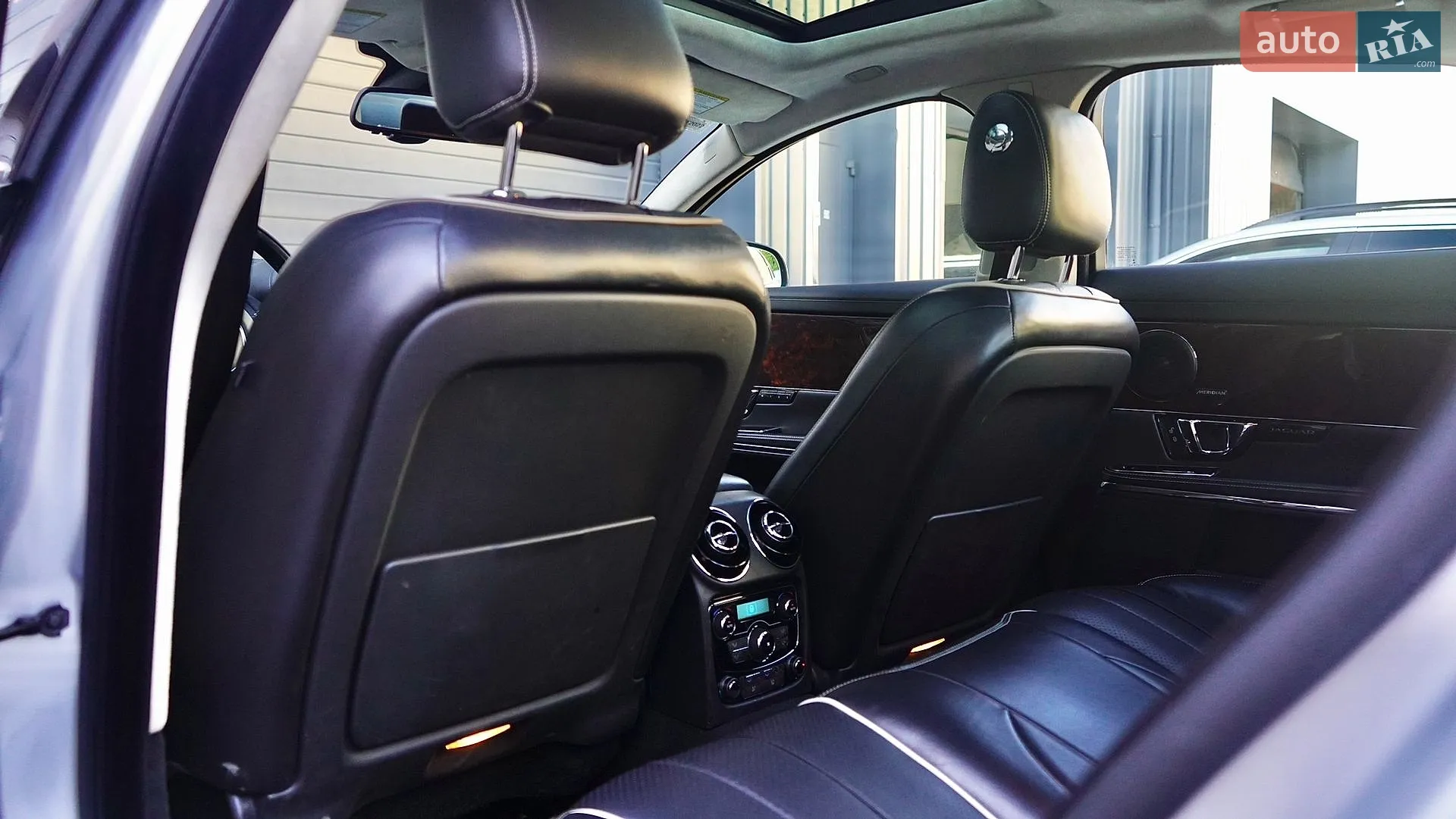 2015 Jaguar XJ - мініатюра 56