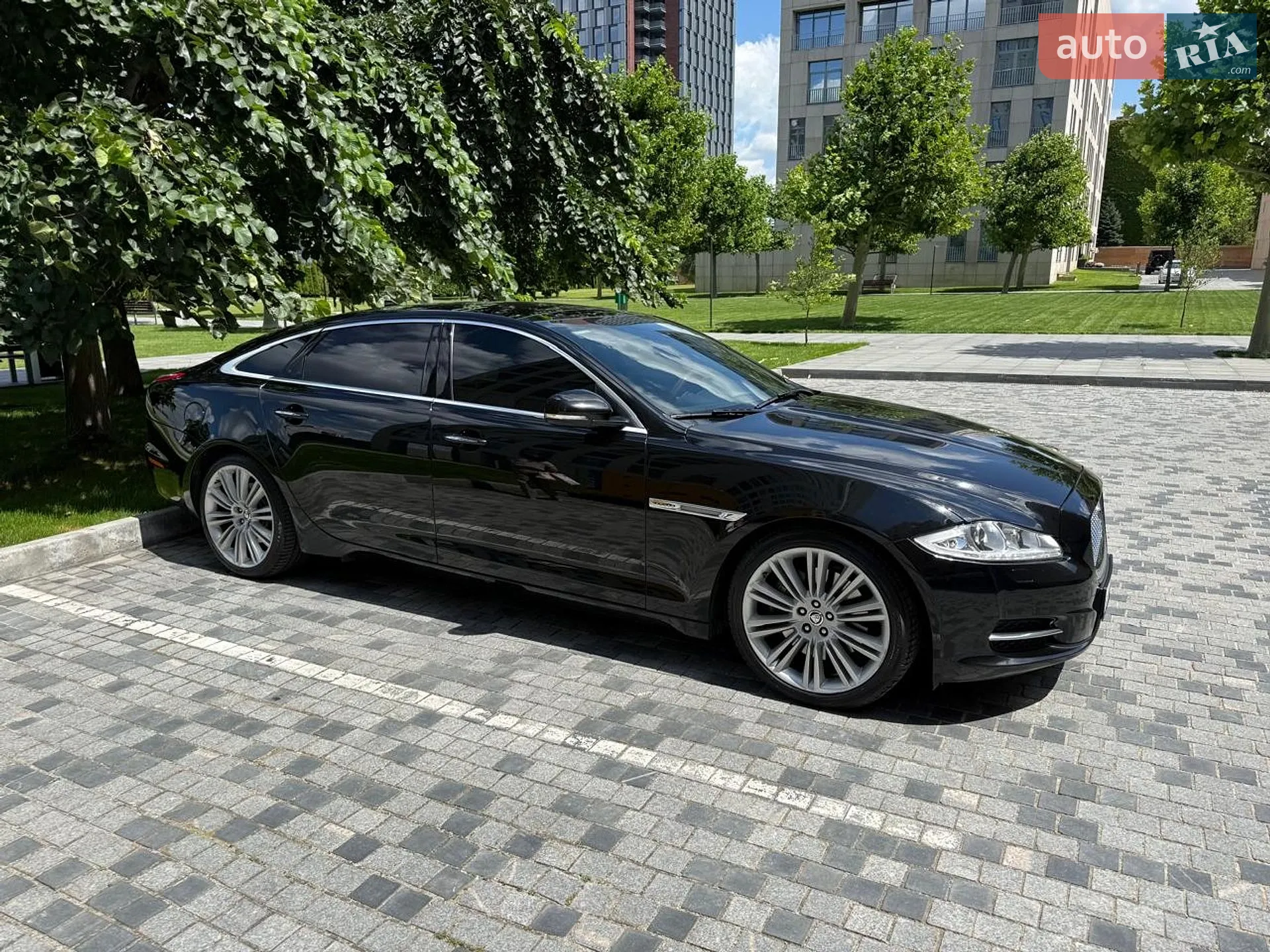 2013 Jaguar XJ - мініатюра 2