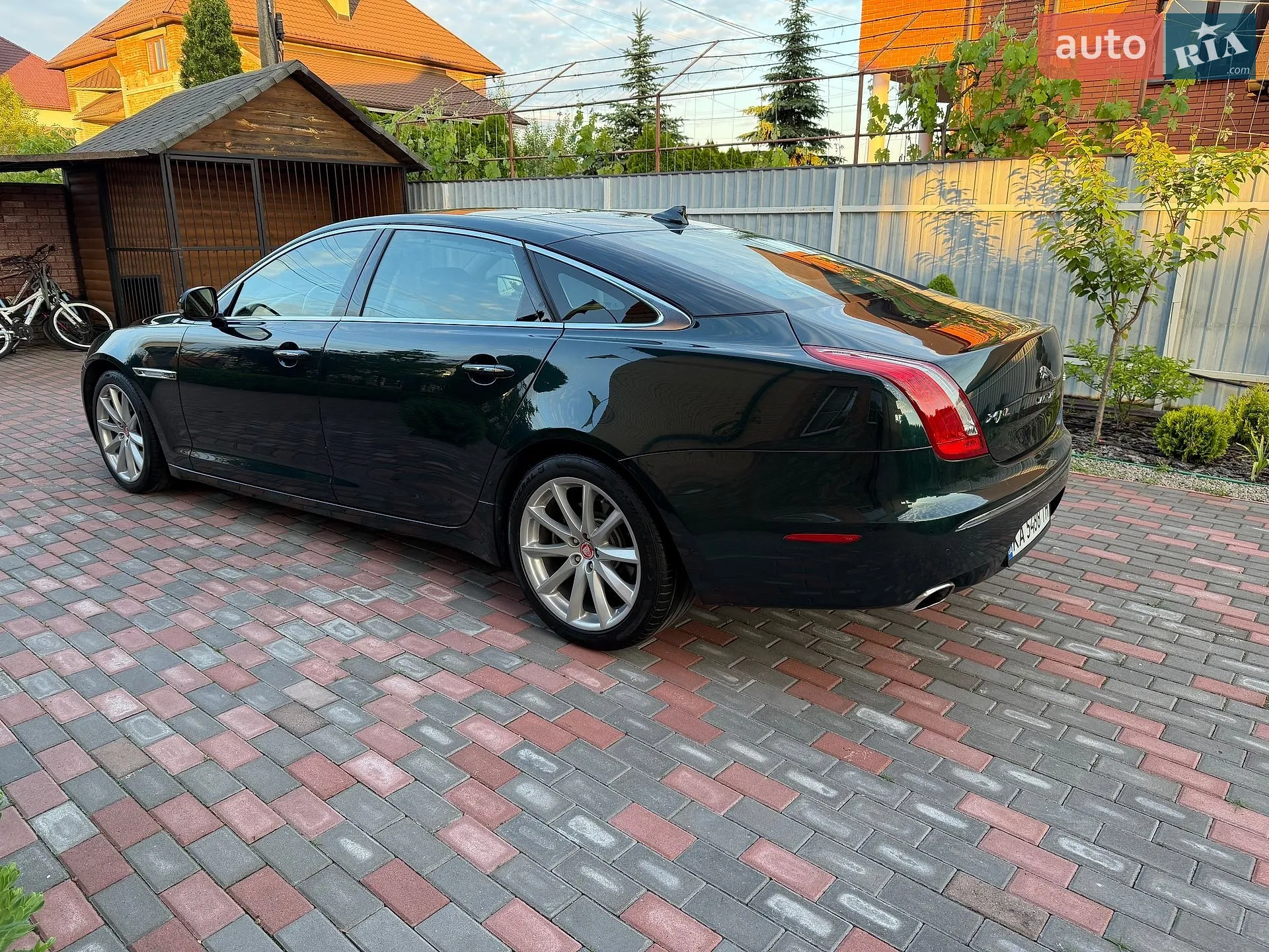 2015 Jaguar XJ - мініатюра 2