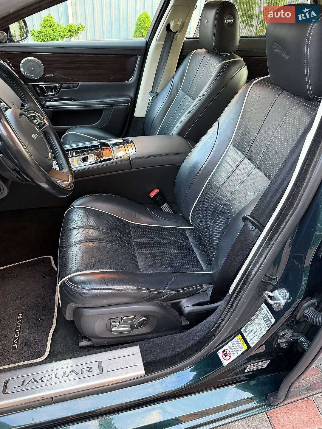 2015 Jaguar XJ - мініатюра 16