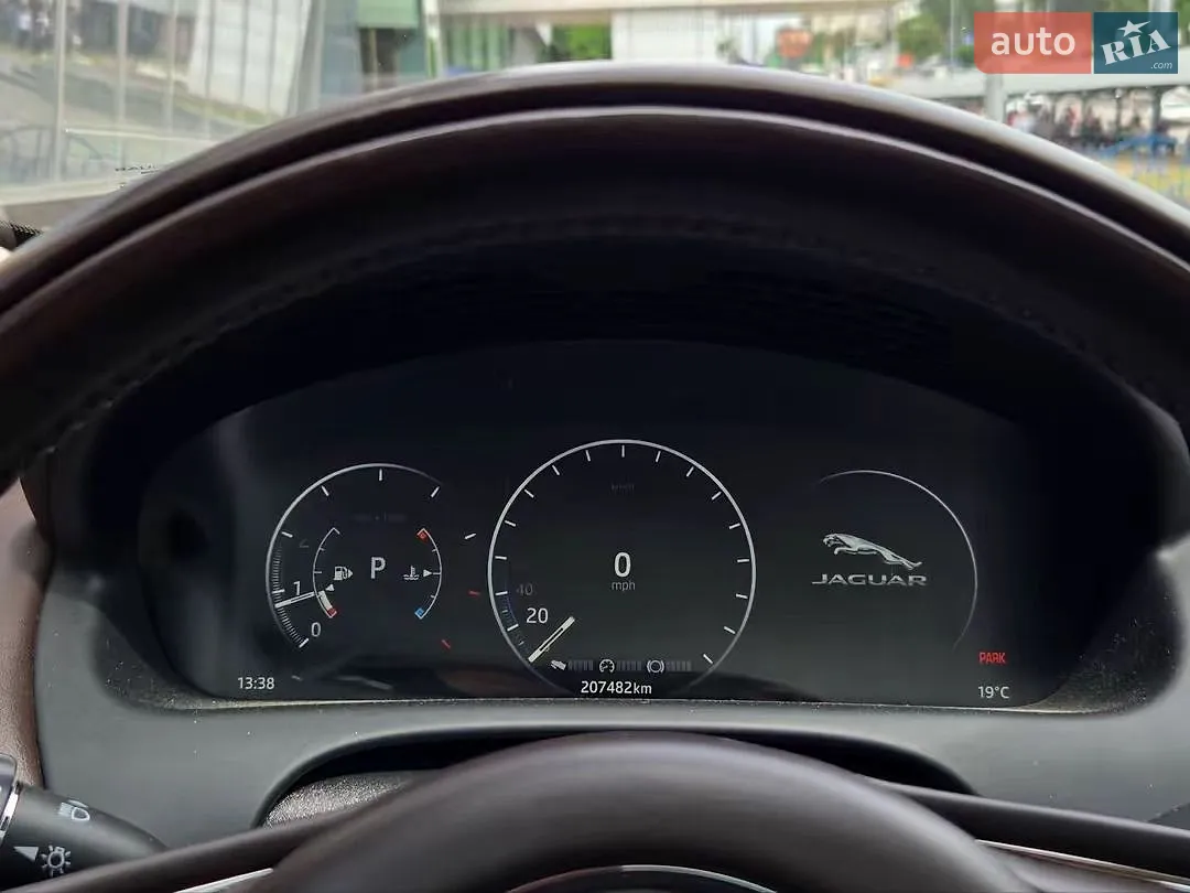 2016 Jaguar XJ - мініатюра 34
